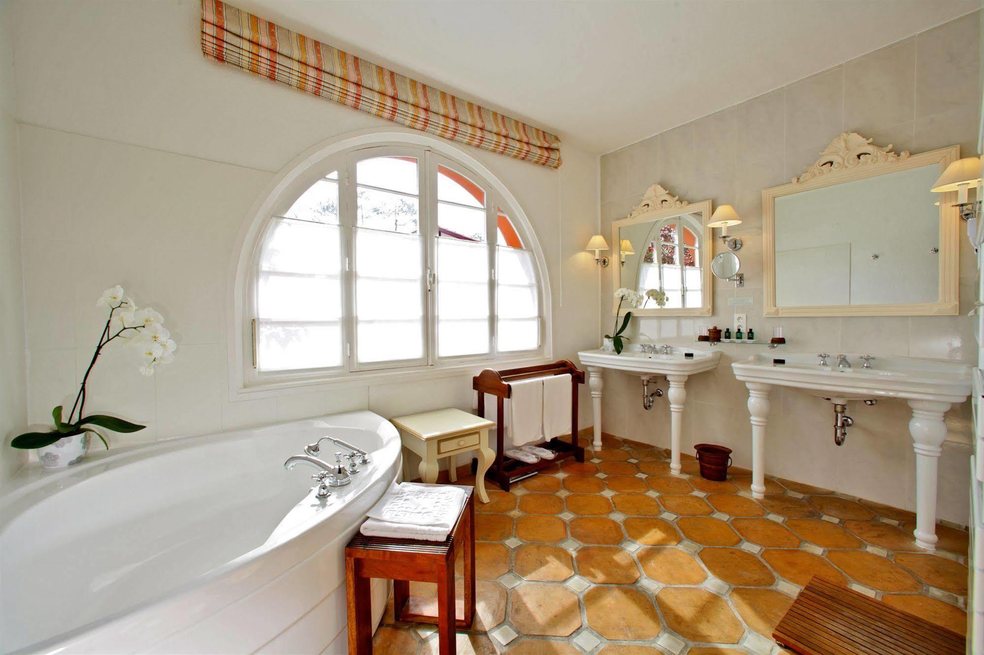 Hotel Les Hortensias Du Lac Soorts-Hossegor Buitenkant foto